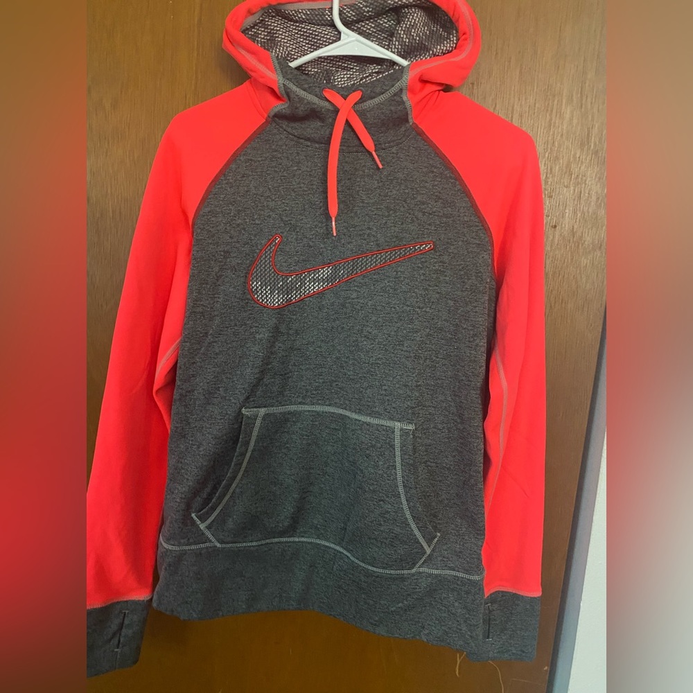 WOMANS NIKE HOODIE